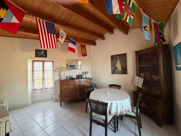 SAINT MICHEL EN L'HERM (85580) 10 MIN DES PLAGES PROPRIETE D'EXCEPTION AVEC 4 GITES, PISCINE ET ANNEXES