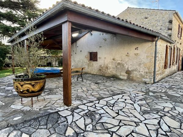 SAINT MICHEL EN L'HERM (85580) 10 MIN DES PLAGES PROPRIETE D'EXCEPTION AVEC 4 GITES, PISCINE ET ANNEXES