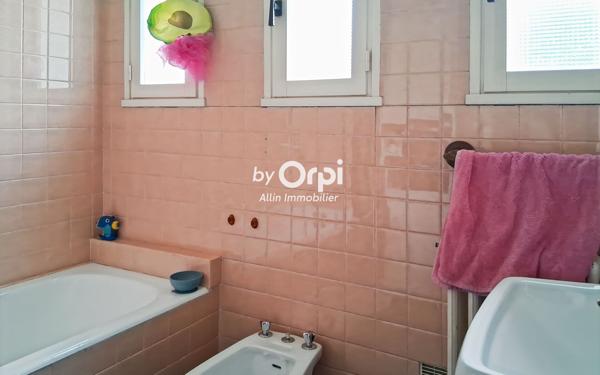 Maison à vendre    5 pièces • 140 m2 Commentry