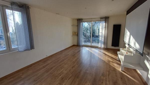 A vendre Magny les hameaux Cressely, Maison plain pied individuelle sur terrain clos 450m²