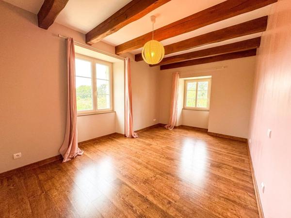 Vente Propriété 5 pièces 248 m2 à Villegusien-le-Lac