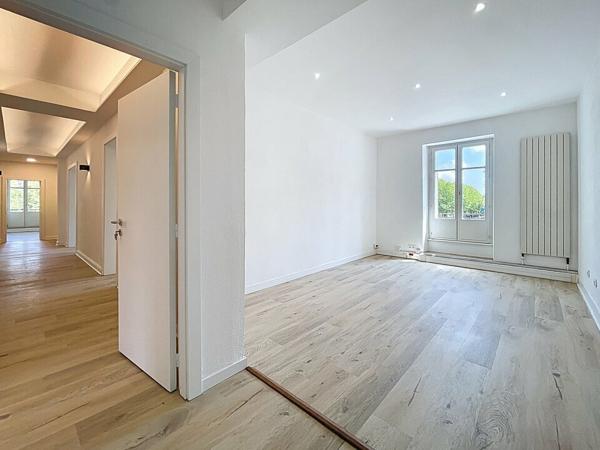 BUREAUX à VENDRE de 207 m²