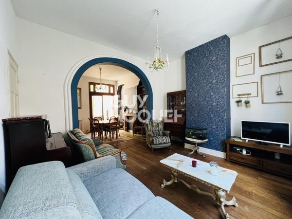 SAINTE ANNE - MAISON D'ENVIRON 145M² PLEINE DE CHARME AVEC COUR