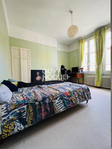 SAINTE ANNE - MAISON D'ENVIRON 145M² PLEINE DE CHARME AVEC COUR