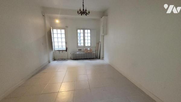 SABLE-SUR-SARTHE-MAISON DE VILLE CENTRE HISTORIQUE-REF: VDL2120