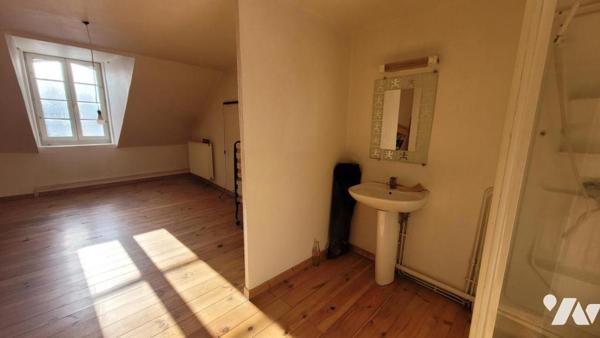 SABLE-SUR-SARTHE-MAISON DE VILLE CENTRE HISTORIQUE-REF: VDL2120