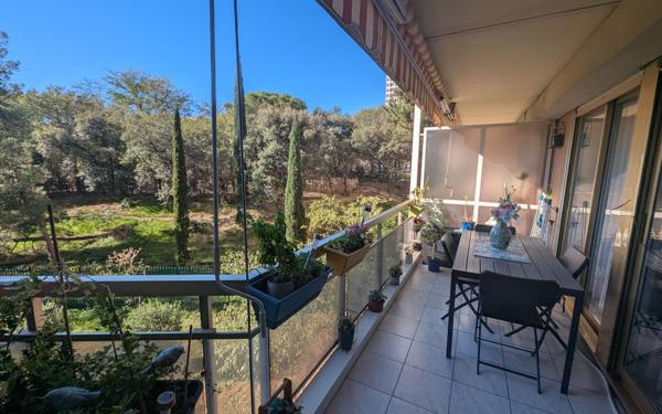 Appartement à vendre    3 pièces • 66,56 m2 Marseille 6