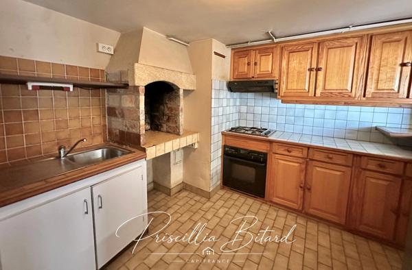 Aigrefeuille d'Aunis, maison de plain-pied avec piscine, garage de 80 m² et bureau indépendant