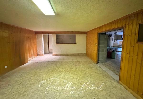 Aigrefeuille d'Aunis, maison de plain-pied avec piscine, garage de 80 m² et bureau indépendant