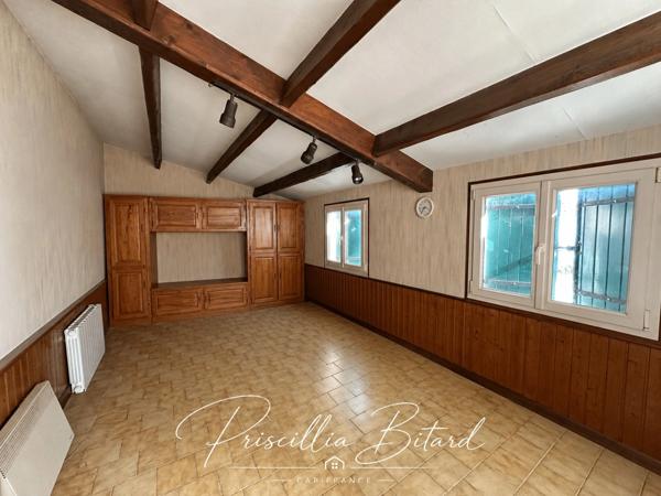 Aigrefeuille d'Aunis, maison de plain-pied avec piscine, garage de 80 m² et bureau indépendant