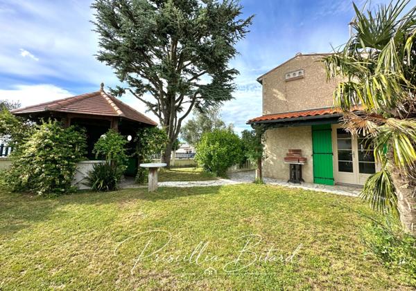 Aigrefeuille d'Aunis, maison de plain-pied avec piscine, garage de 80 m² et bureau indépendant