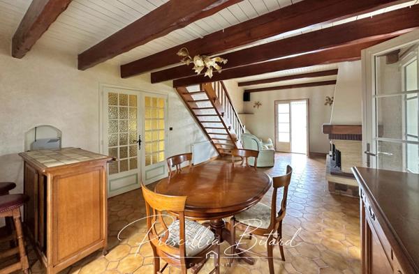 Aigrefeuille d'Aunis, maison de plain-pied avec piscine, garage de 80 m² et bureau indépendant