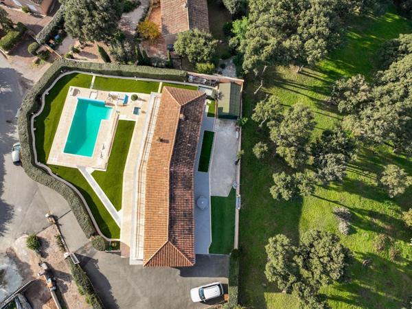 Villa d'exception avec vue panoramique sur la baie d'agay
