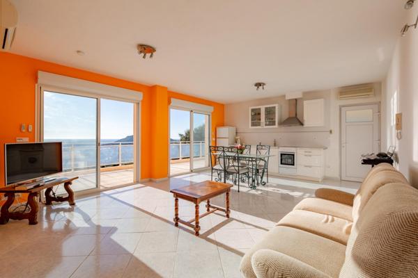 Villa d'exception avec vue panoramique sur la baie d'agay