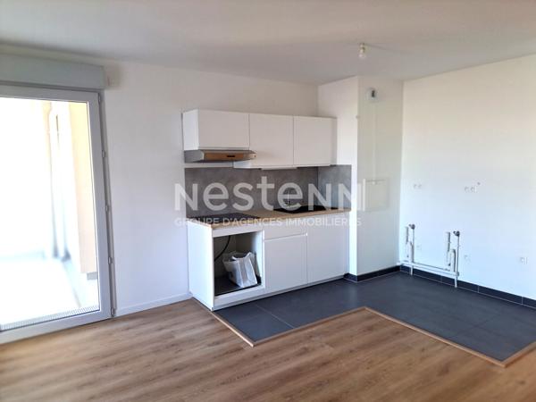 T3 BBC AVEC BALCON ET PARKING RIVES DE VESLES - HYPER CENTRE COMEDIE REIMS