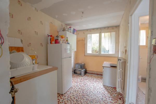Vente                                                      Appartement
                        
                     4 pièces                      65 m2                     à Royat