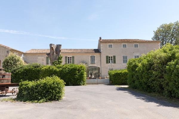 Vente Propriété de luxe Nîmes 35 Pièces 3000 m²