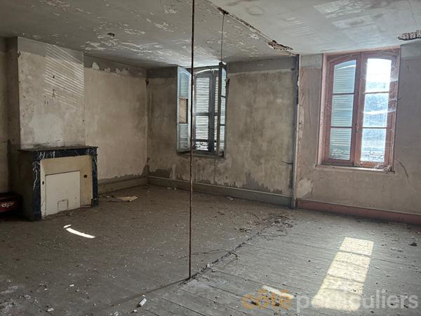 Vente
                Maison60 m² - 3 Pièces -
                    BRUERE ALLICHAMPS (18200)