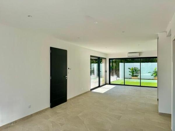 Roquebrune sur Argens- Villa neuve de 2025 avec piscine 3 chambres-A SAISIR !!!