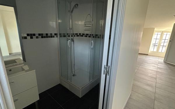 Appartement à louer    1 pièce • 29,93 m2 Brie-Comte-Robert