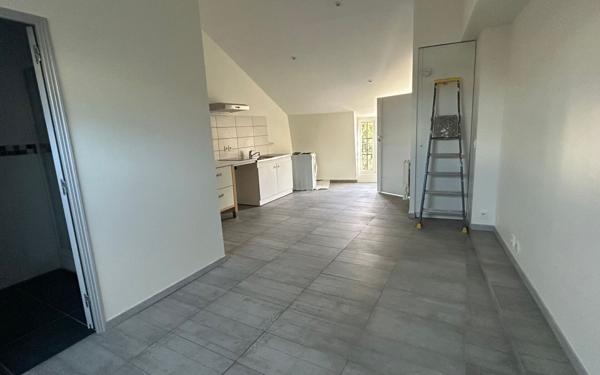 Appartement à louer    1 pièce • 29,93 m2 Brie-Comte-Robert