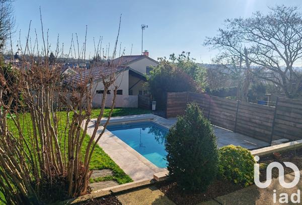 Maison 6 pièces de 110 m² à Cholet (49300)