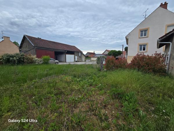 maison édifier sur sous sol et grange de 180m² au sol