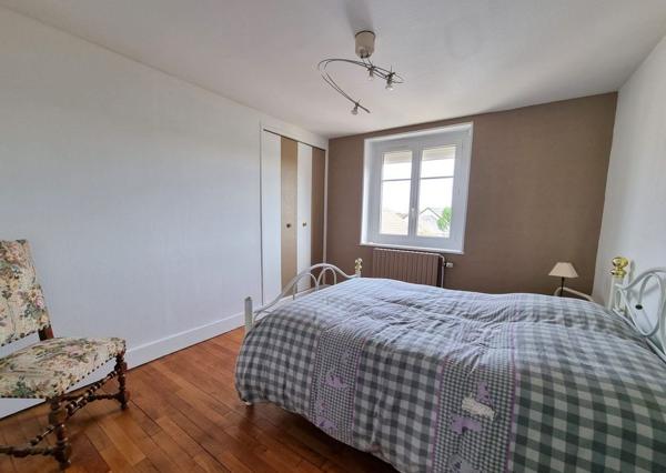 maison édifier sur sous sol et grange de 180m² au sol