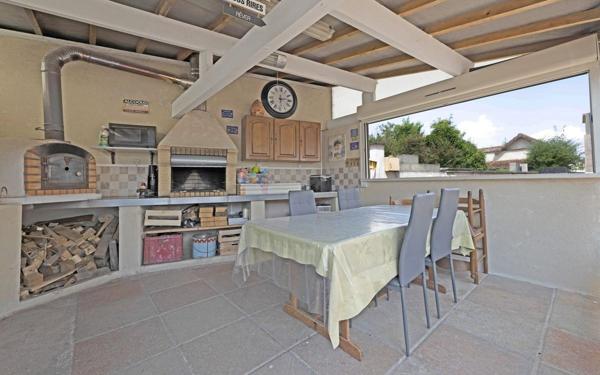 maison édifier sur sous sol et grange de 180m² au sol