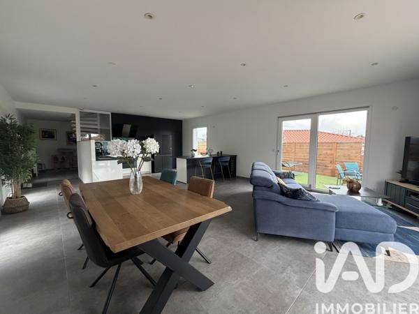 Maison à vendre 6 pièces 170 m² La Roche-Noire