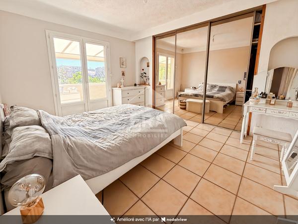 LES PENNES MIRABEAU - Maison T3 avec 2 garages, piscine sur une parcelle de 590m2
