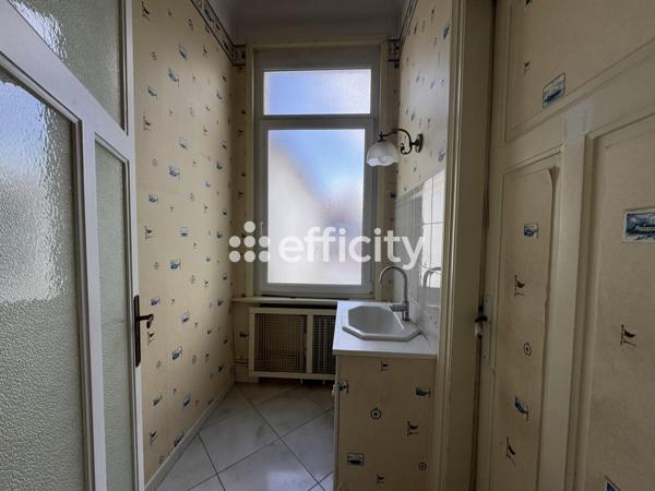 Appartement
         8 pièces
        - 144 m² 231 000 € *