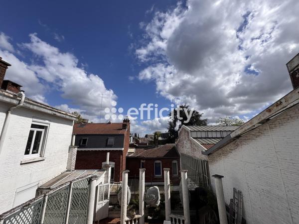 Appartement
         8 pièces
        - 144 m² 231 000 € *