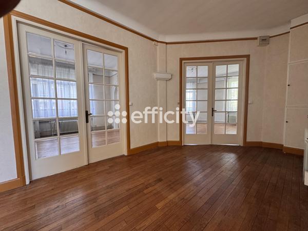 Appartement
         8 pièces
        - 144 m² 231 000 € *