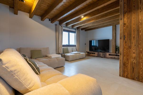 Vente Chalet de luxe Font-Romeu-Odeillo-Via 8 Pièces 250 m²