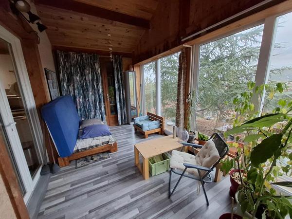 MAISON EN OSSATURE BOIS AVEC VERANDA, MEZZANINE, ATELIER ET TERRAIN CONSTRUCTIBLE DE 676 M²  LE BERSAC 195 000