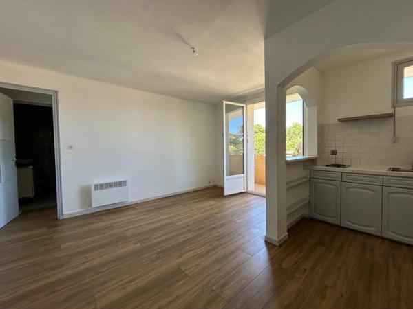 Appartement à vendre    2 pièces • 32,57 m2 La Seyne-sur-Mer