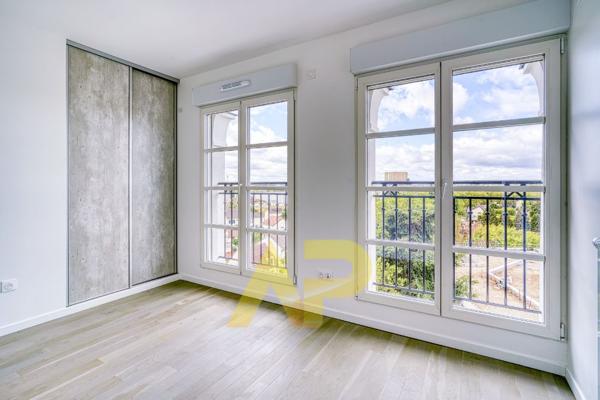 Maison sur le toit Rooftop d'exception 1 350 000 € **  - Référence  554