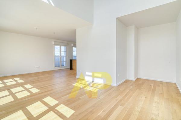 Maison sur le toit Rooftop d'exception 1 350 000 € **  - Référence  554