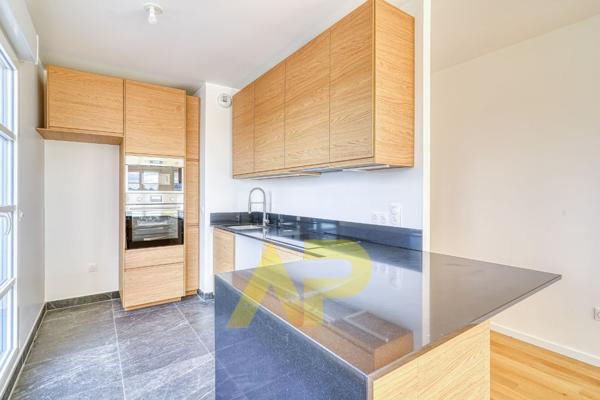 Maison sur le toit Rooftop d'exception 1 350 000 € **  - Référence  554