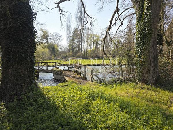 Château XIXe siècle, gîtes et dépendances sur 4 ha en Normandie
