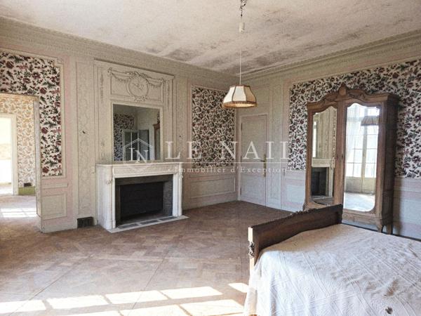 Château XIXe siècle, gîtes et dépendances sur 4 ha en Normandie