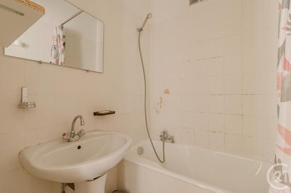 Appartement F2 à vendre  2 pièces - 37,80 m2 PARIS - 75011