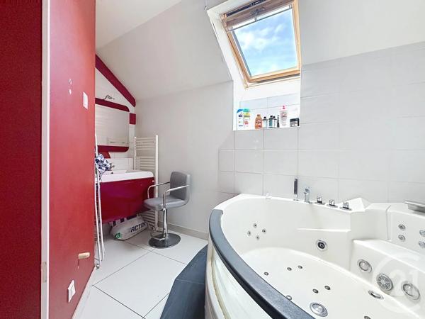 Appartement T3 à vendre  3 pièces - 62 m 2   TROYES  - 10