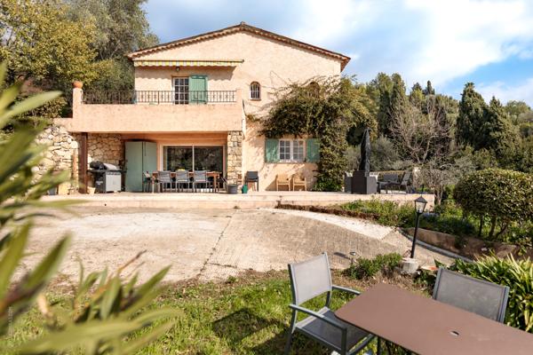 Cabris (06530) Cabris – Villa rénovée avec vue mer & fort potentiel locatif