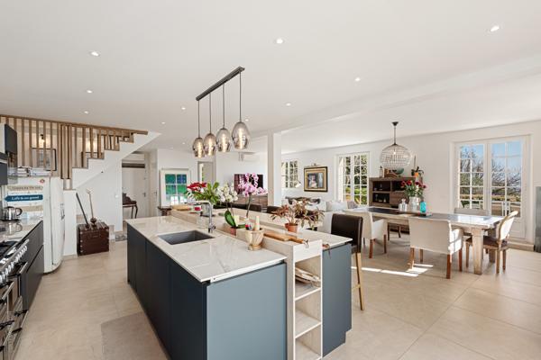 Cabris (06530) Cabris – Villa rénovée avec vue mer & fort potentiel locatif