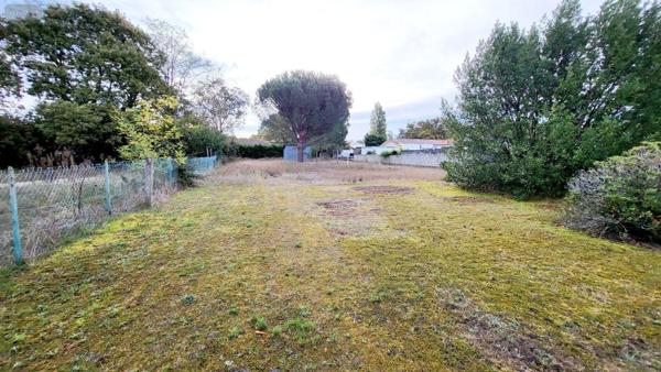 Maison à restaurer à vendre à Saint-Jean-d'Illac en Gironde (33127), ref : 33186/42