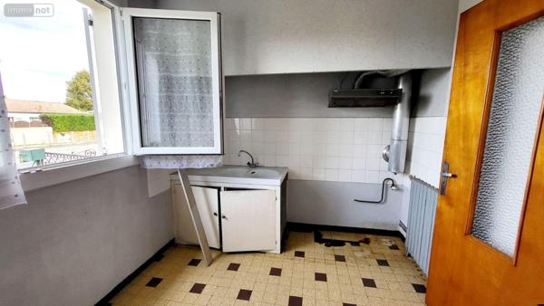 Maison à restaurer à vendre à Saint-Jean-d'Illac en Gironde (33127), ref : 33186/42