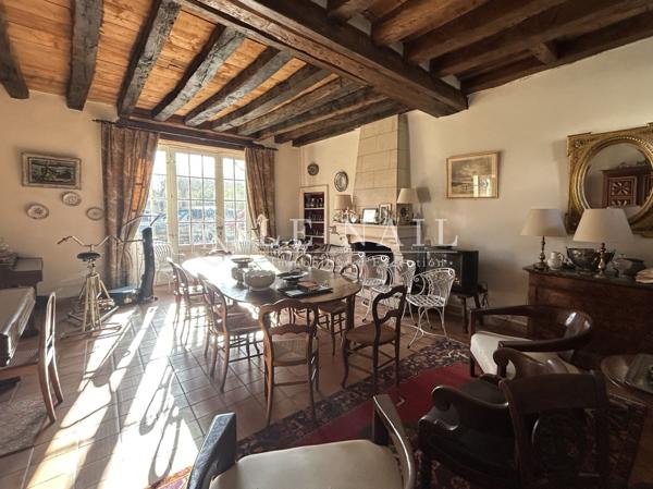 Château du XVe siècle au cœur de la Bourgogne dans la Nièvre
