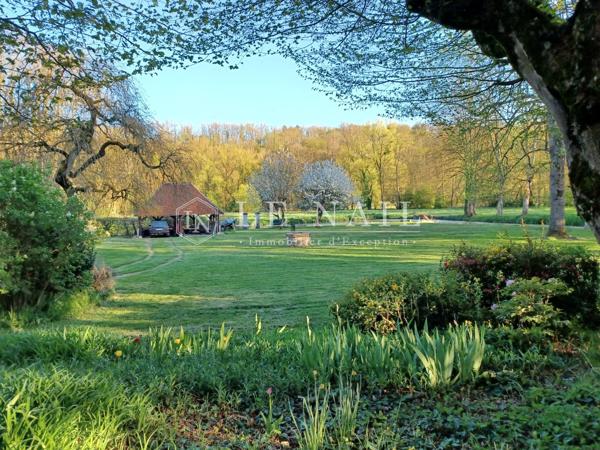 Château du XVe siècle au cœur de la Bourgogne dans la Nièvre